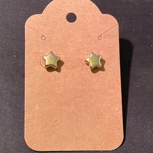 Cute star earrings!!